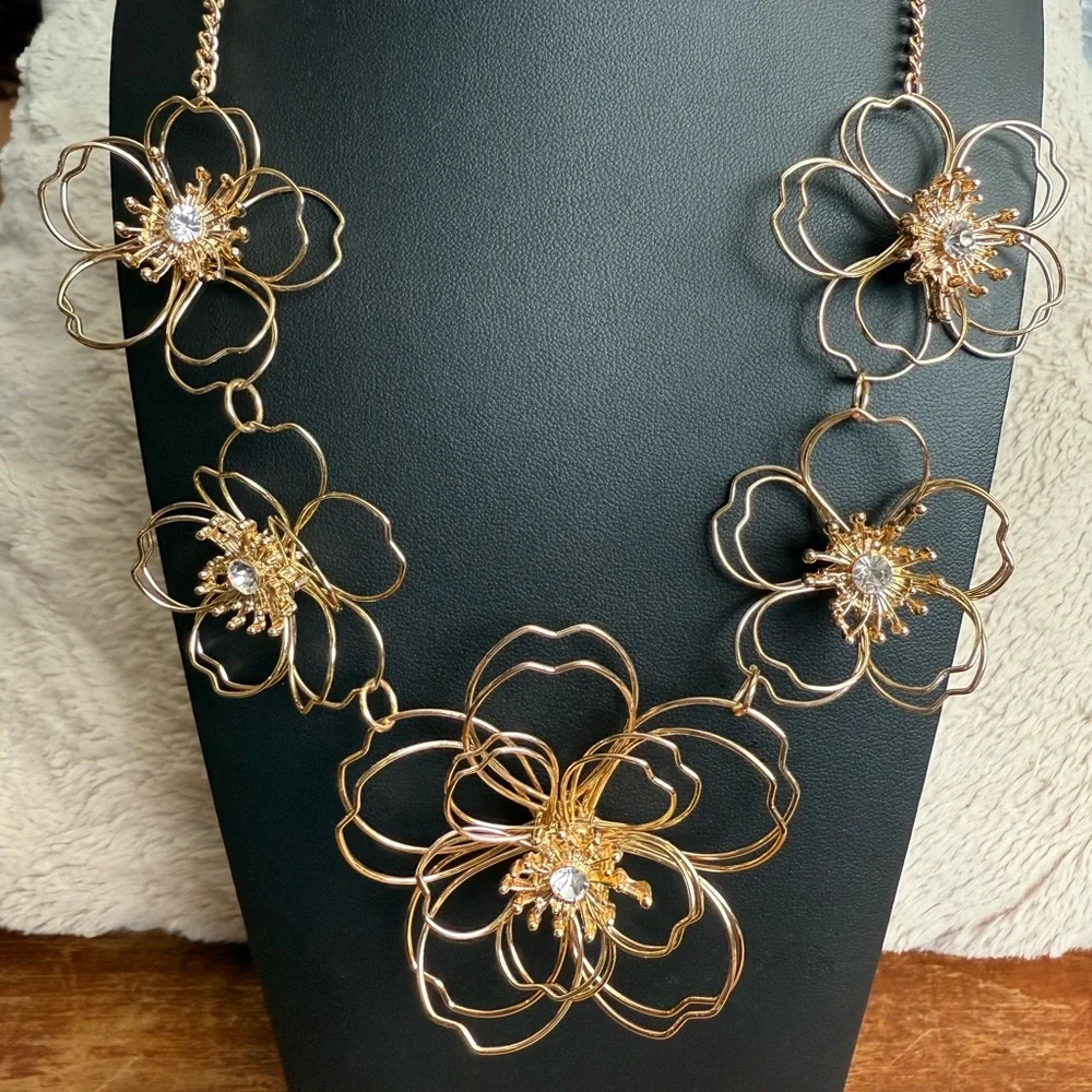 3D Gold Floral Design Statement Necklace - Picture 2 of 12